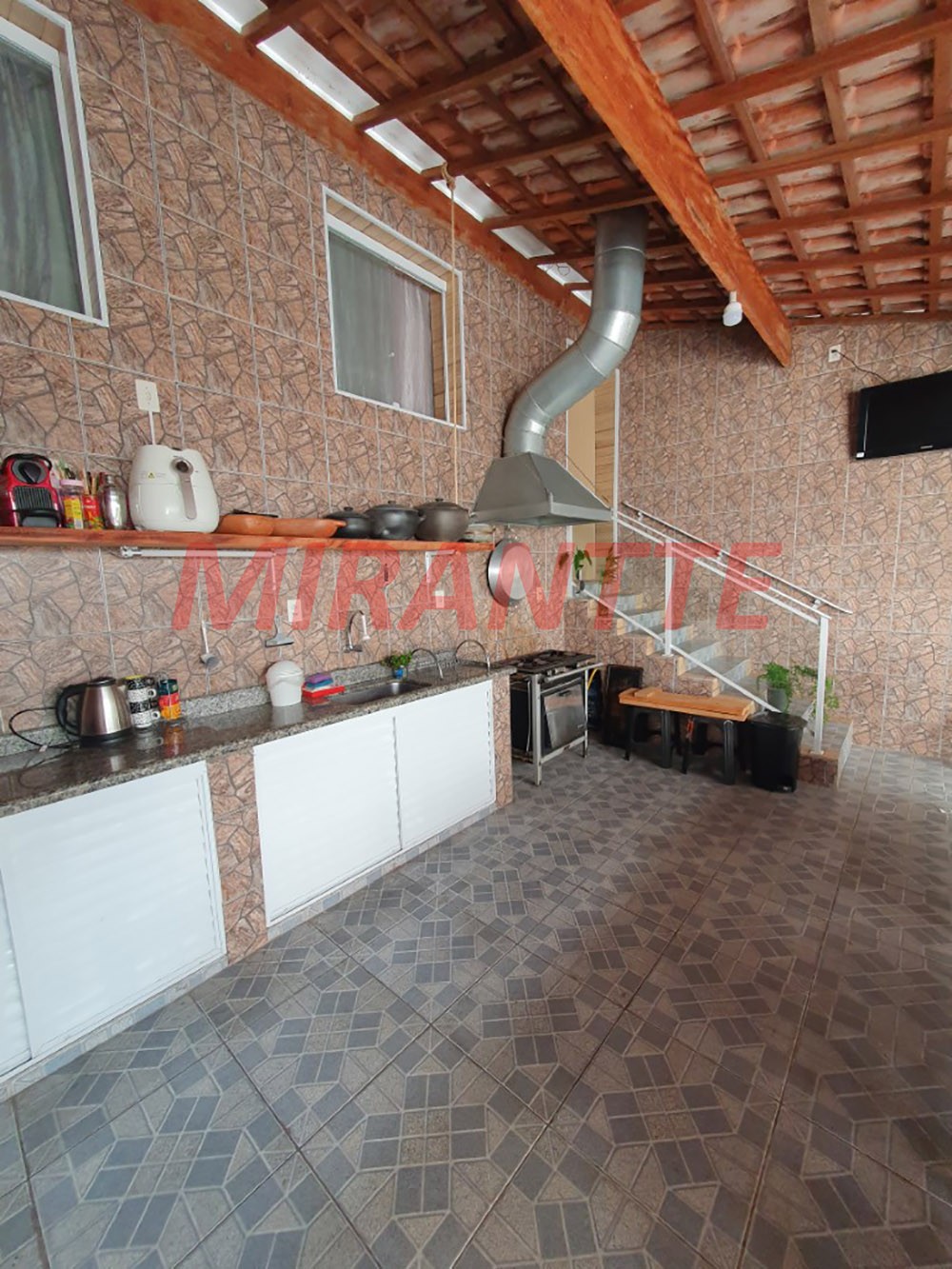 Sobrado de 234m² com 2 quartos em Bortolândia