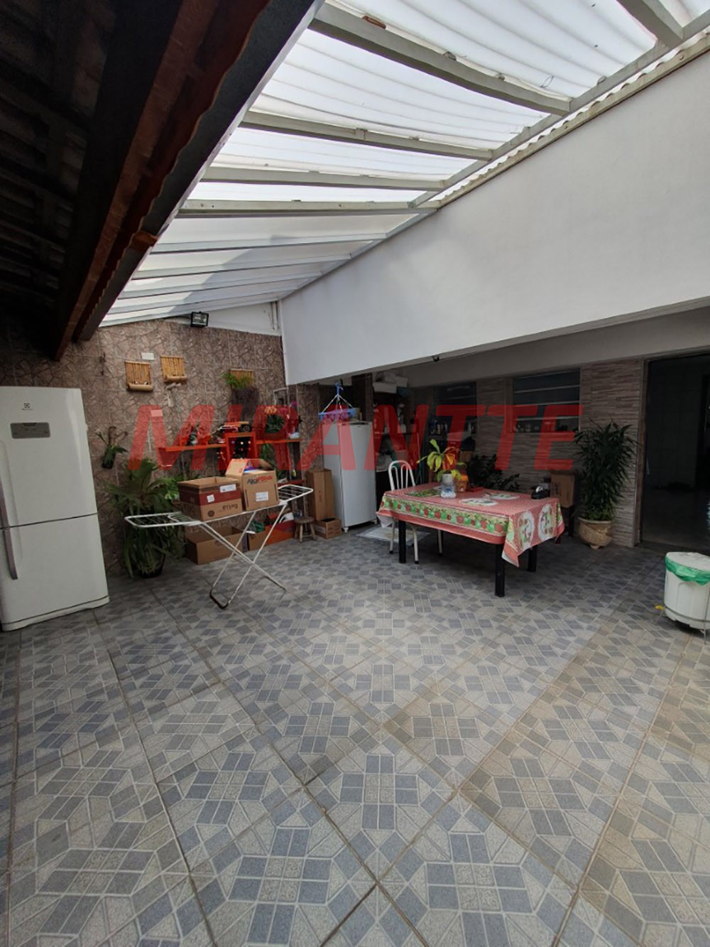 Sobrado de 234m² com 2 quartos em Bortolândia