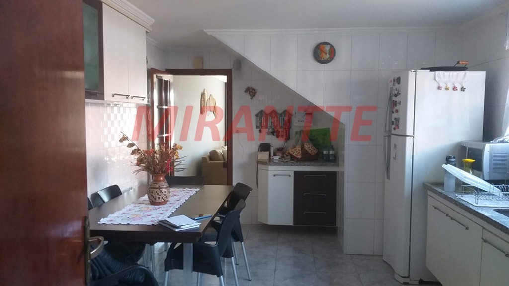 Sobrado com 3 quartos em Parque Vitória