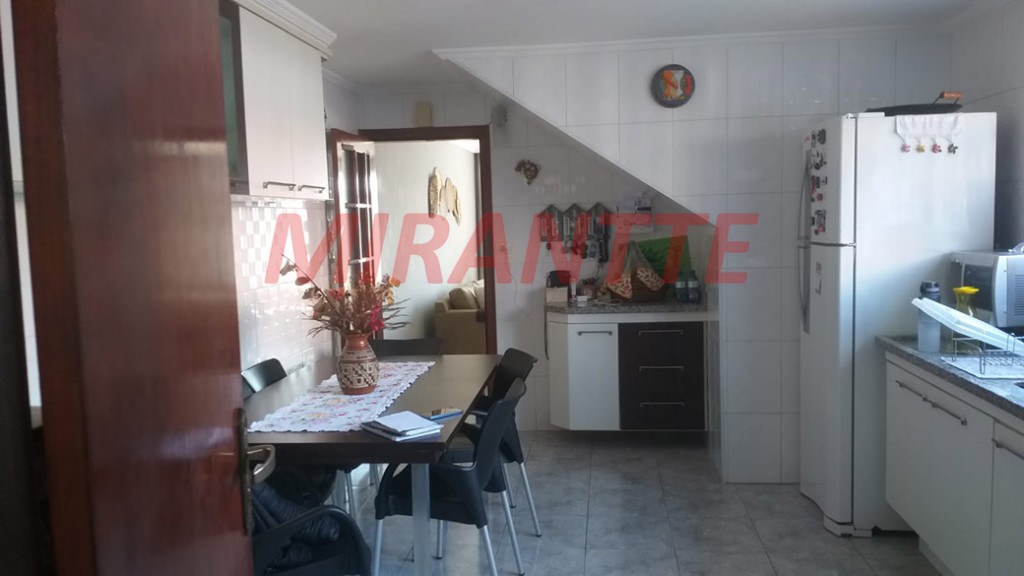 Sobrado com 3 quartos em Parque Vitória