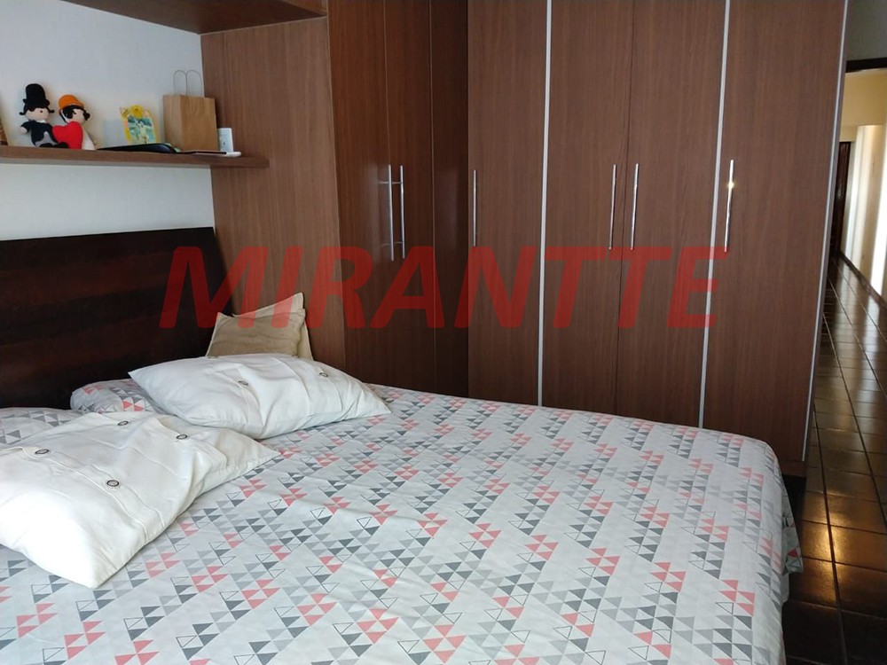 Sobrado de 259m² com 255 quartos em Jardim Vila Galvão