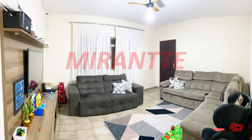 Sobrado de 234m² com 5 quartos em Vila Galvão