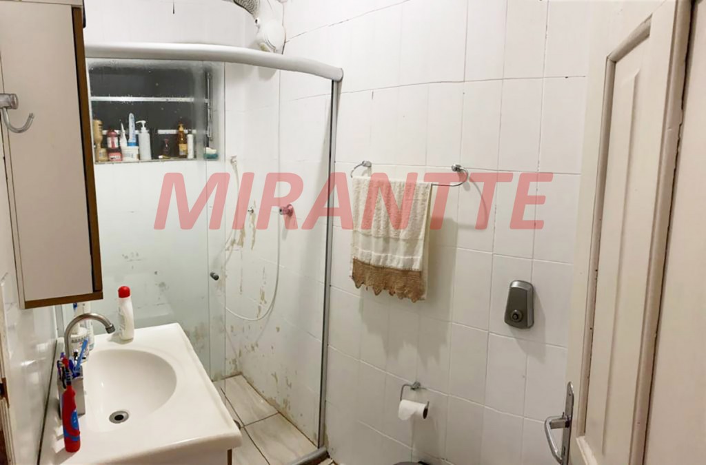 Sobrado de 234m² com 5 quartos em Vila Galvão