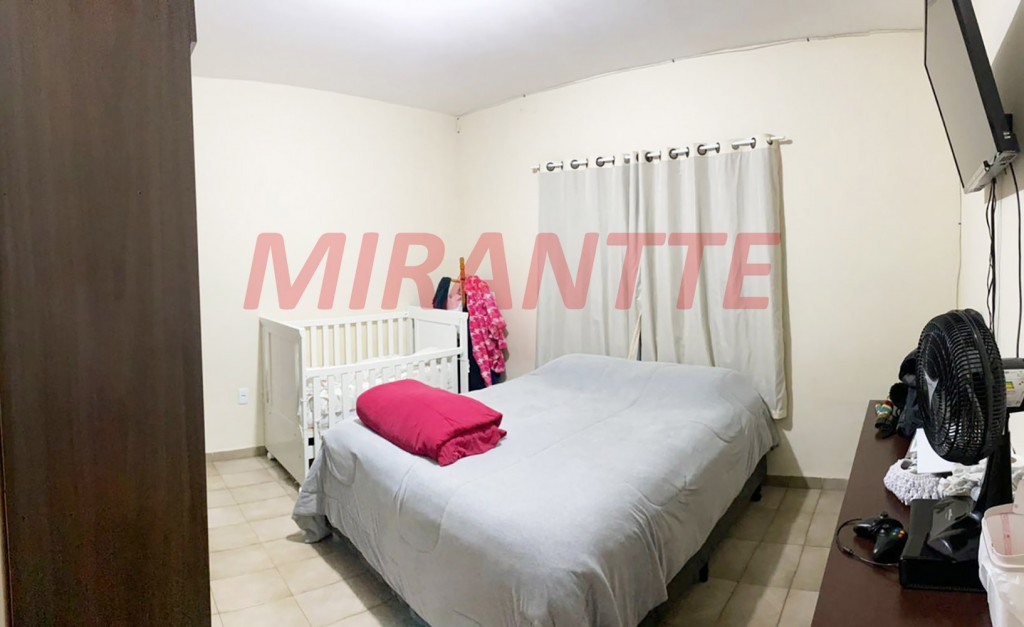 Sobrado de 234m² com 5 quartos em Vila Galvão