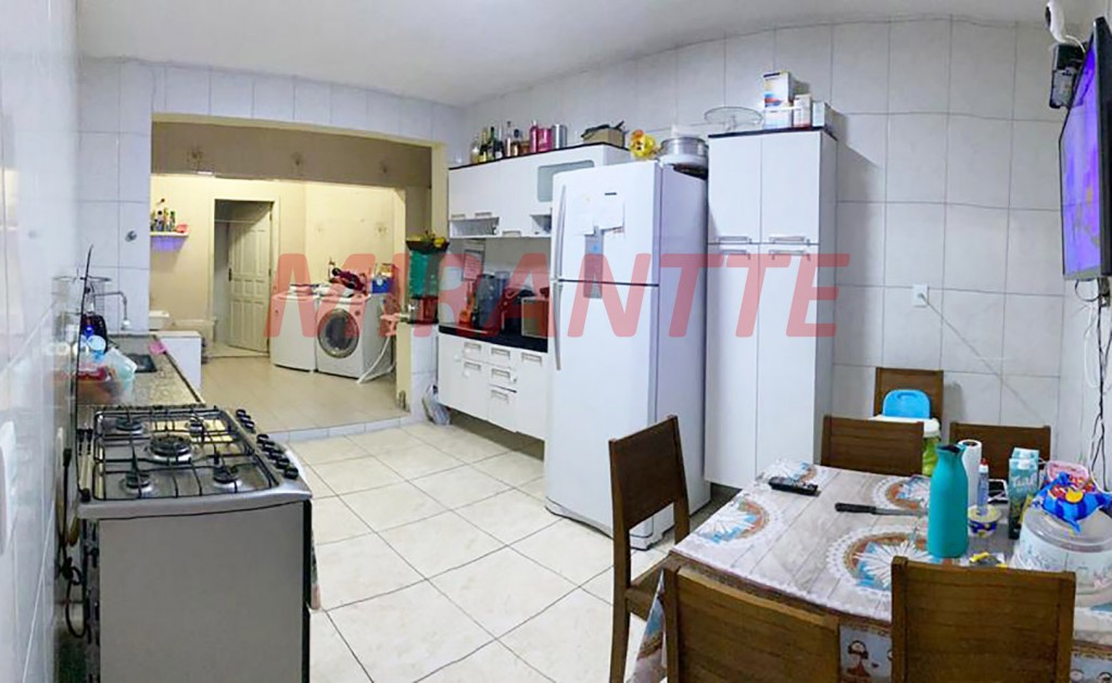 Sobrado de 234m² com 5 quartos em Vila Galvão