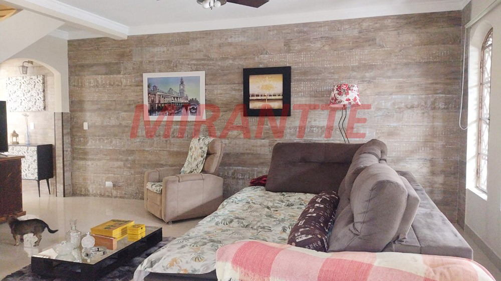 Sobrado de 200m² com 3 quartos em Vila Gustavo