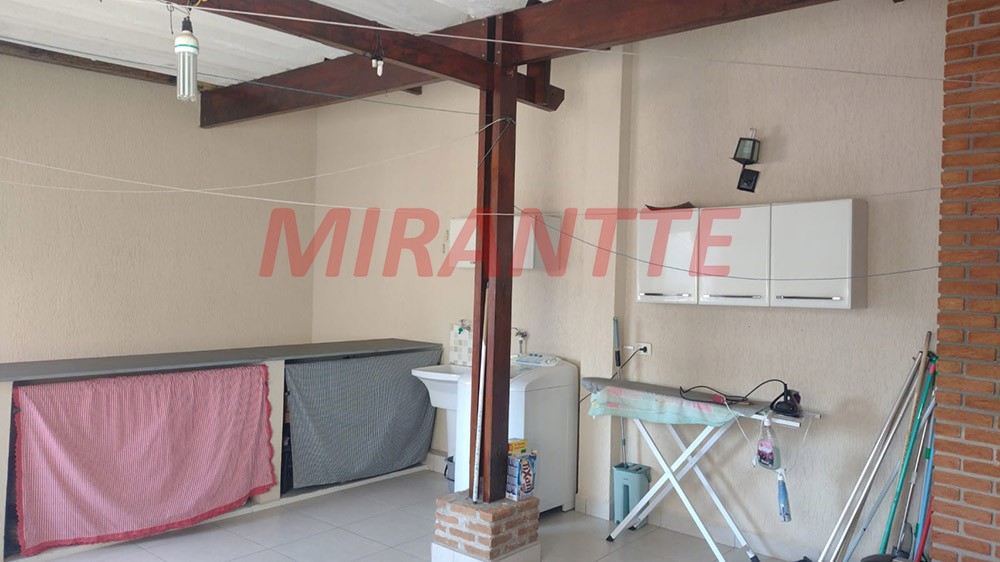 Sobrado de 200m² com 3 quartos em Vila Gustavo