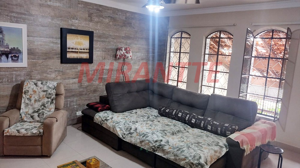 Sobrado de 200m² com 3 quartos em Vila Gustavo