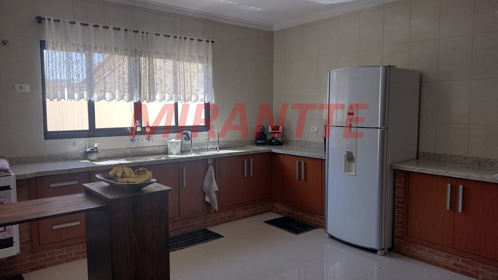 Sobrado de 200m² com 3 quartos em Vila Gustavo