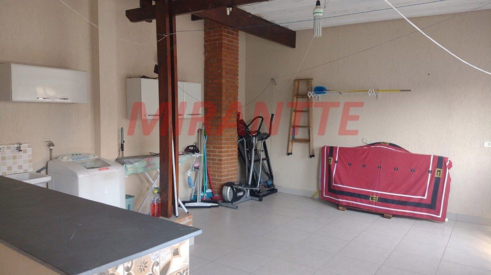 Sobrado de 200m² com 3 quartos em Vila Gustavo