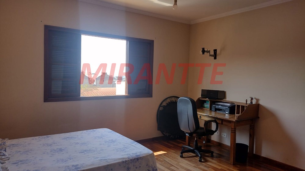 Sobrado de 200m² com 3 quartos em Vila Gustavo