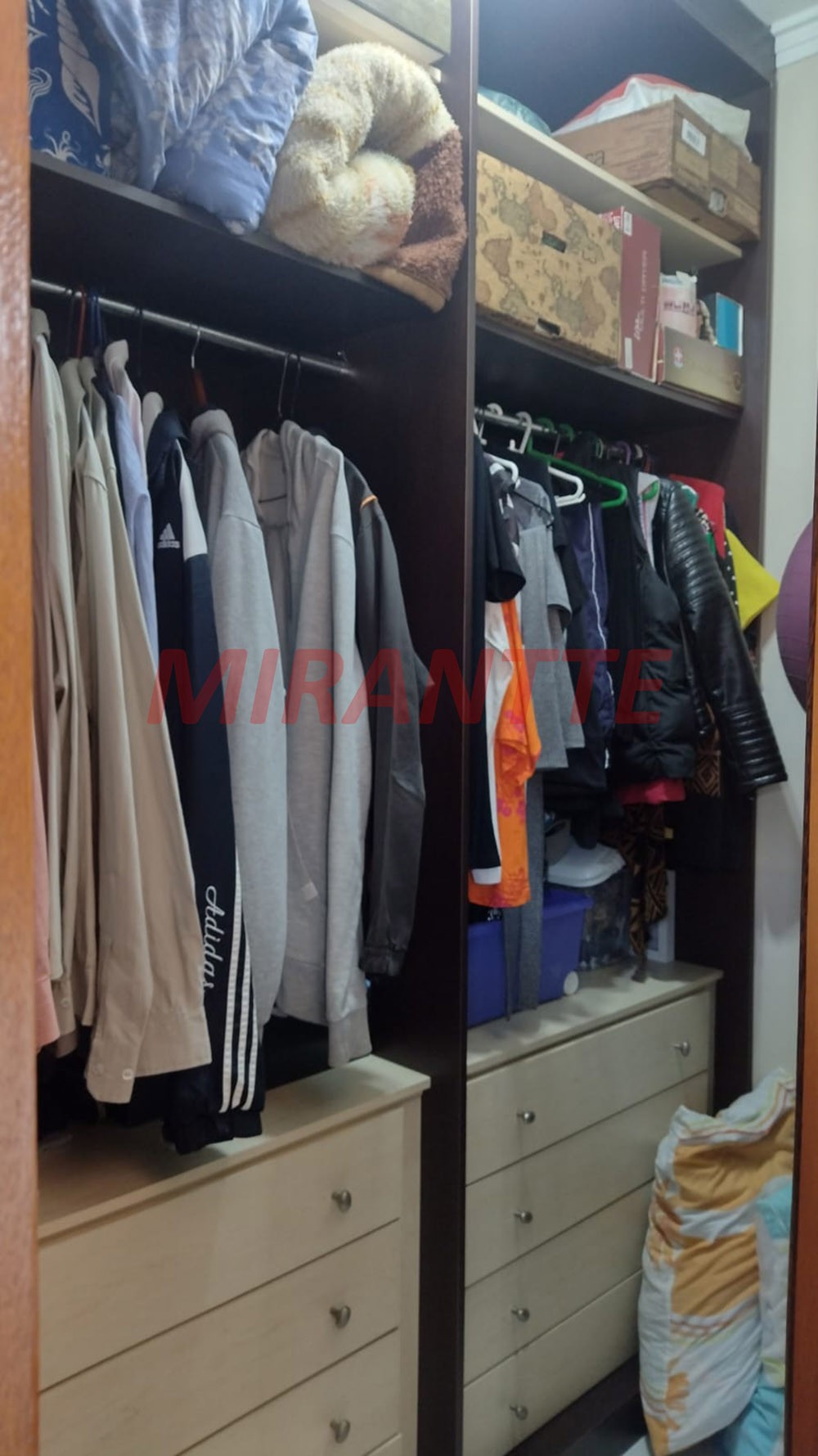 Sobrado de 200m² com 3 quartos em Vila Gustavo