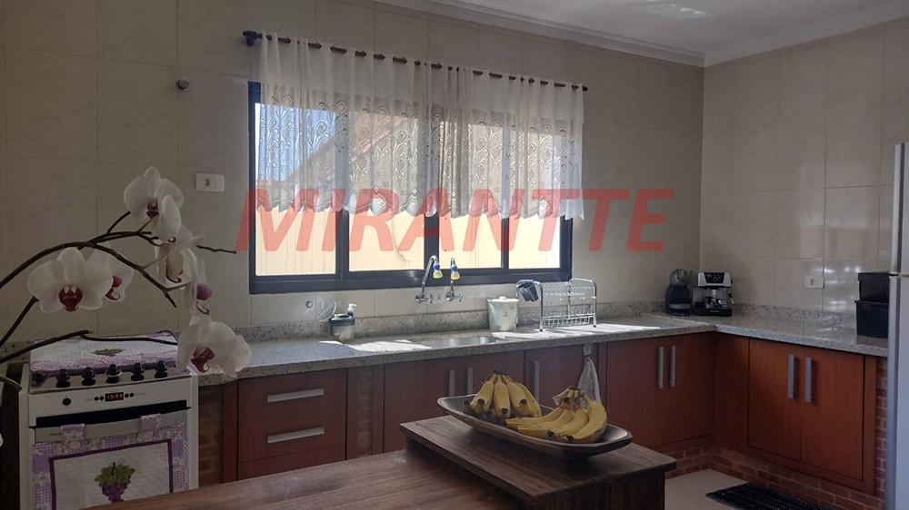 Sobrado de 200m² com 3 quartos em Vila Gustavo