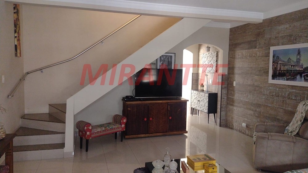 Sobrado de 200m² com 3 quartos em Vila Gustavo