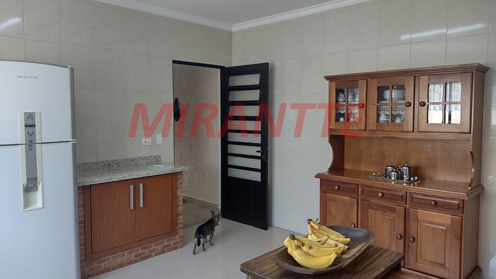 Sobrado de 200m² com 3 quartos em Vila Gustavo