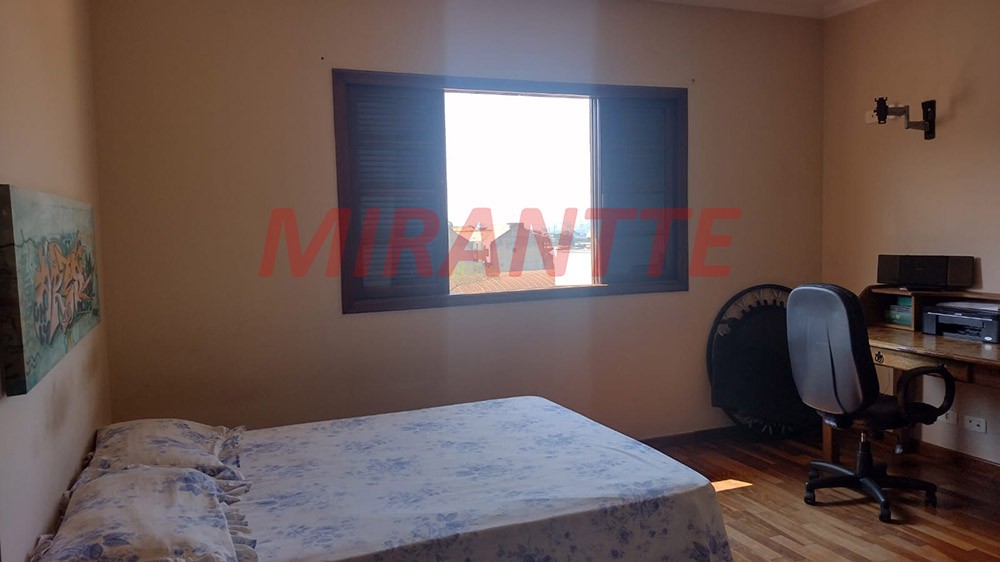 Sobrado de 200m² com 3 quartos em Vila Gustavo