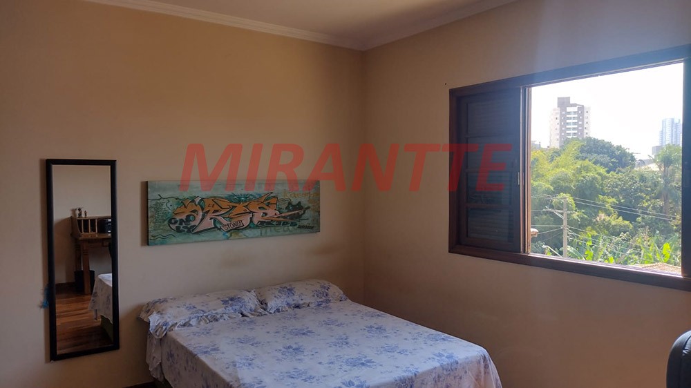 Sobrado de 200m² com 3 quartos em Vila Gustavo