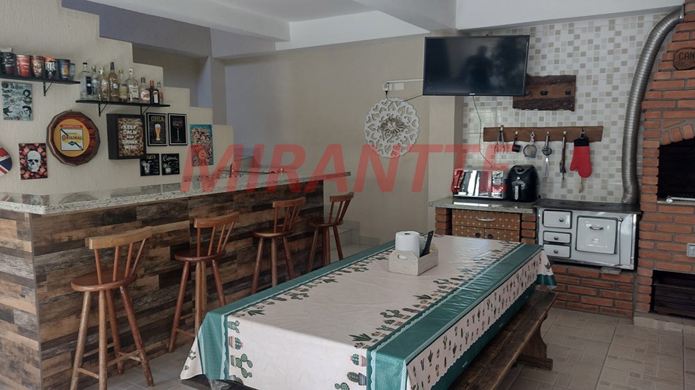 Sobrado de 200m² com 3 quartos em Vila Gustavo