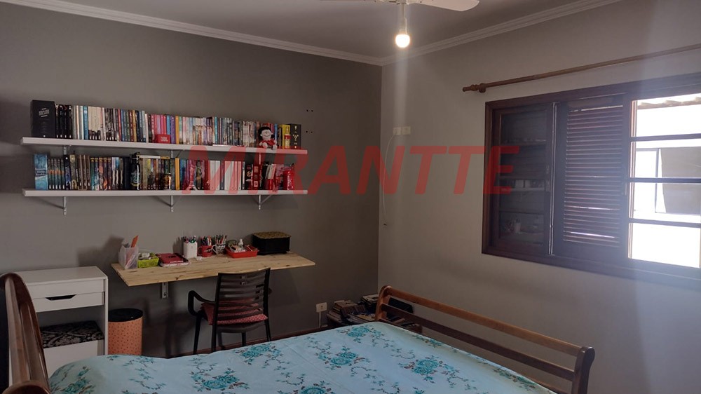 Sobrado de 200m² com 3 quartos em Vila Gustavo