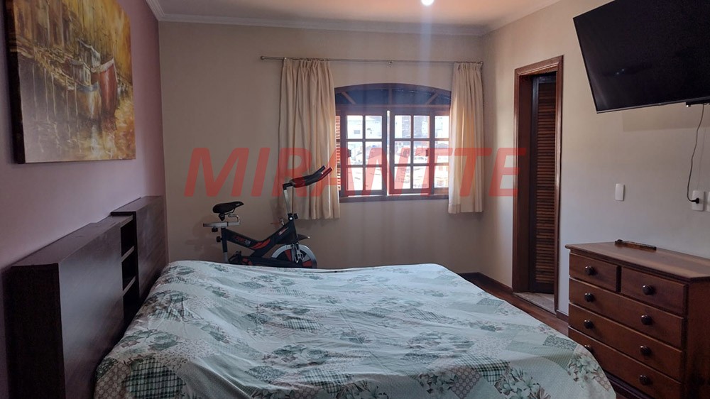 Sobrado de 200m² com 3 quartos em Vila Gustavo