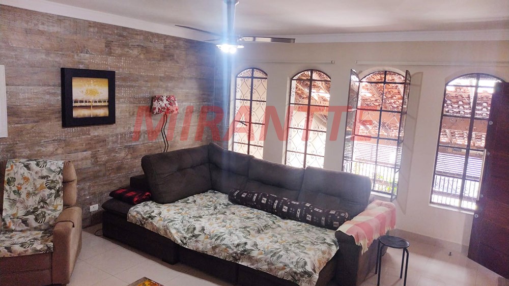 Sobrado de 200m² com 3 quartos em Vila Gustavo