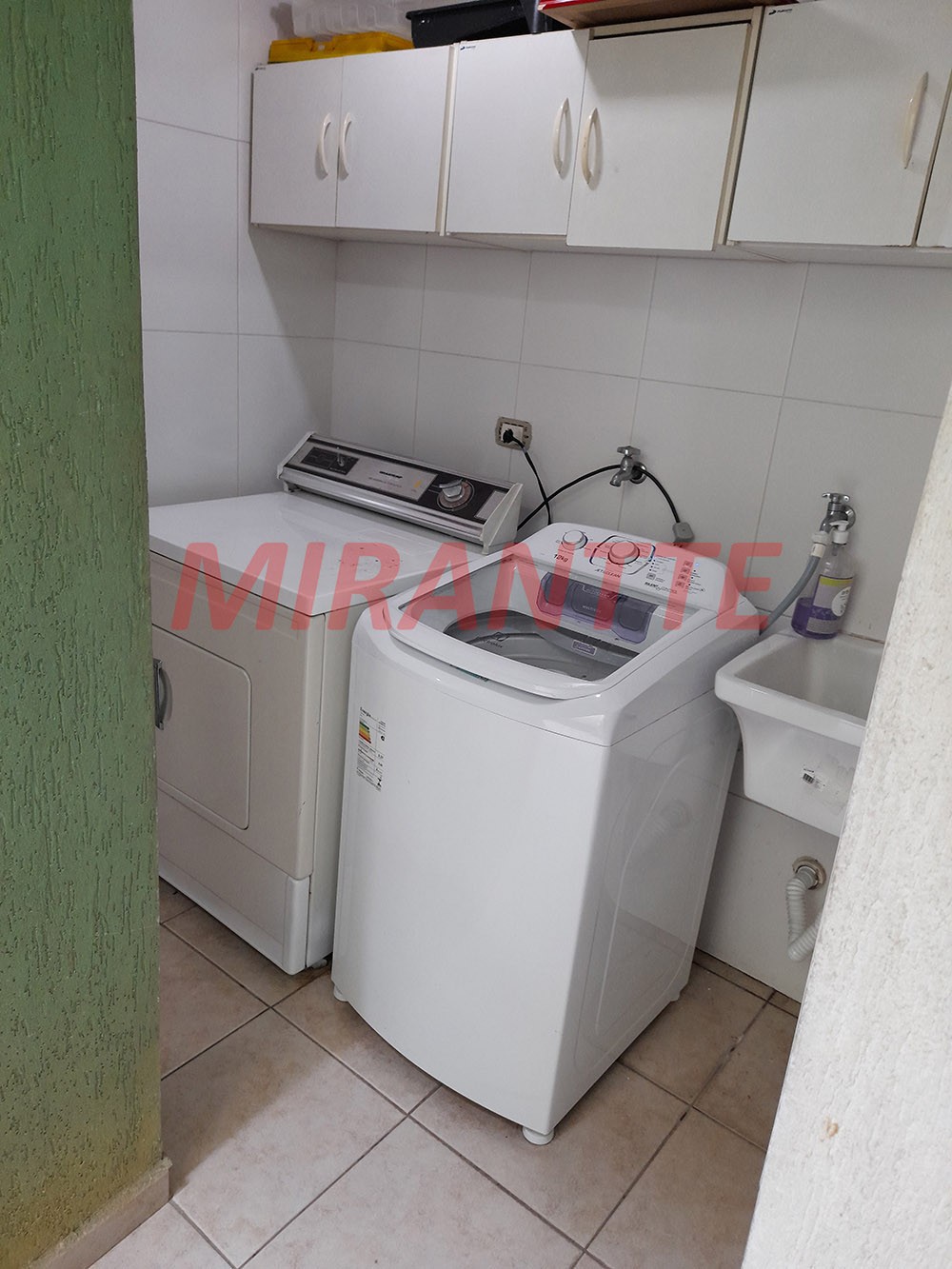 Sobrado de 75m² com 2 quartos em Água Fria