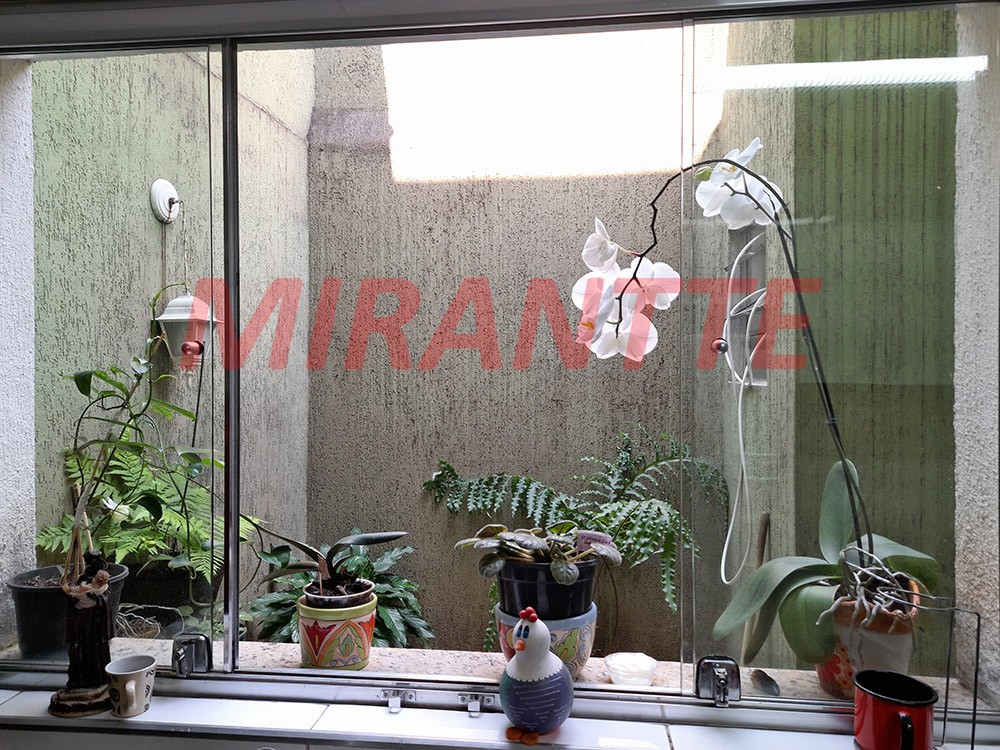 Sobrado de 75m² com 2 quartos em Água Fria