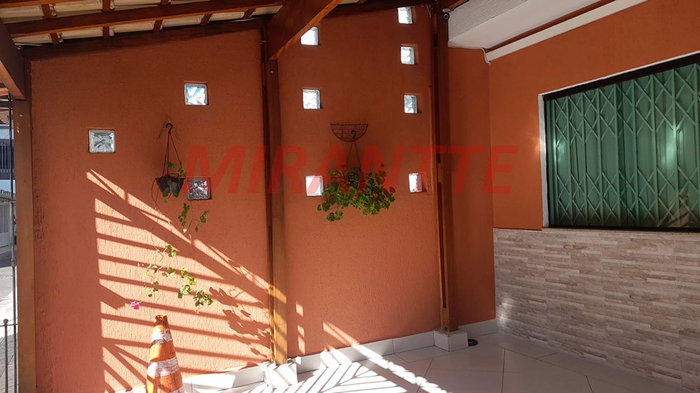 Sobrado de 75m² com 2 quartos em Água Fria
