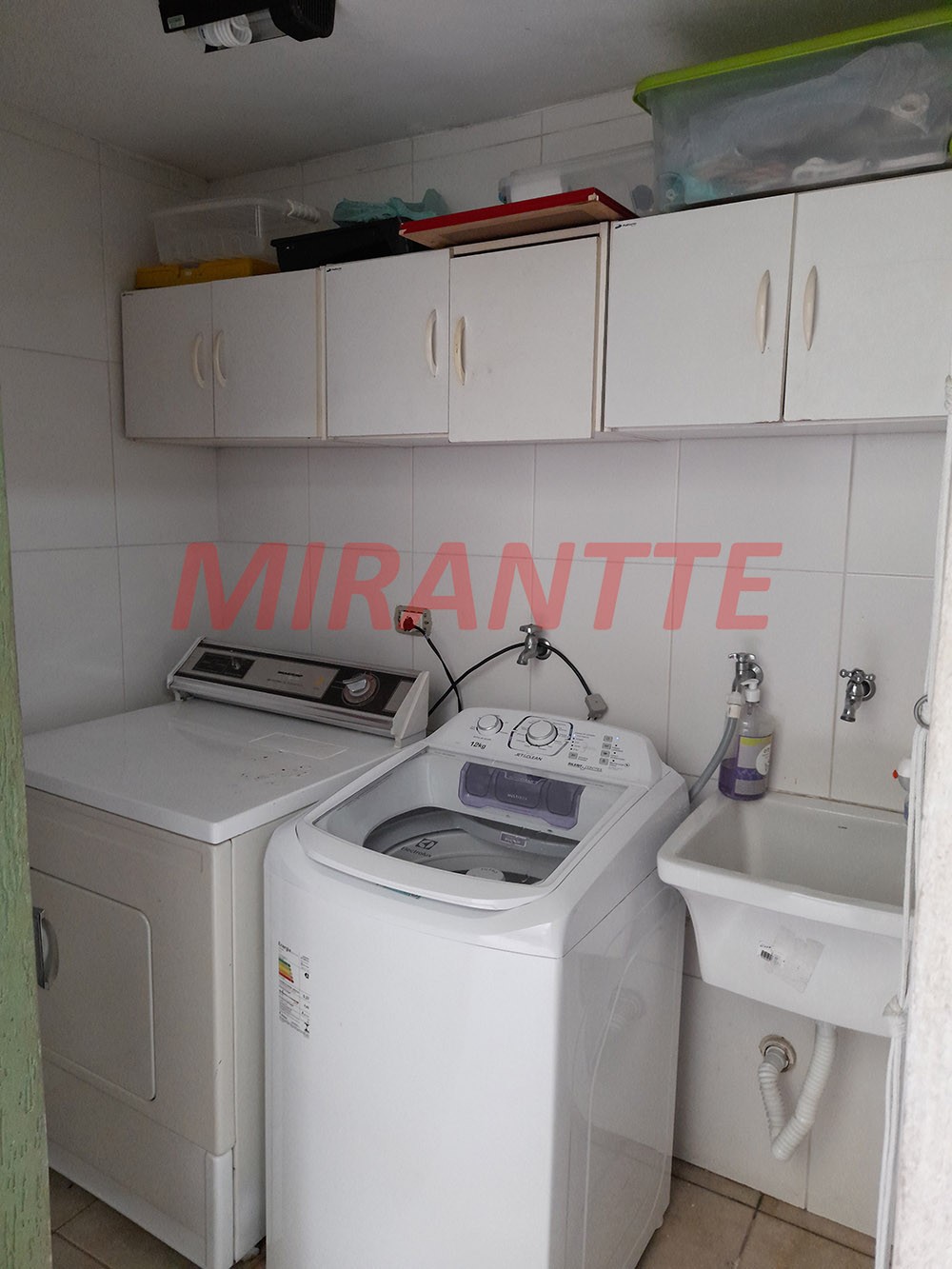 Sobrado de 75m² com 2 quartos em Água Fria