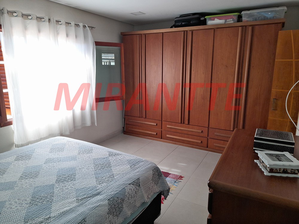 Sobrado de 75m² com 2 quartos em Água Fria