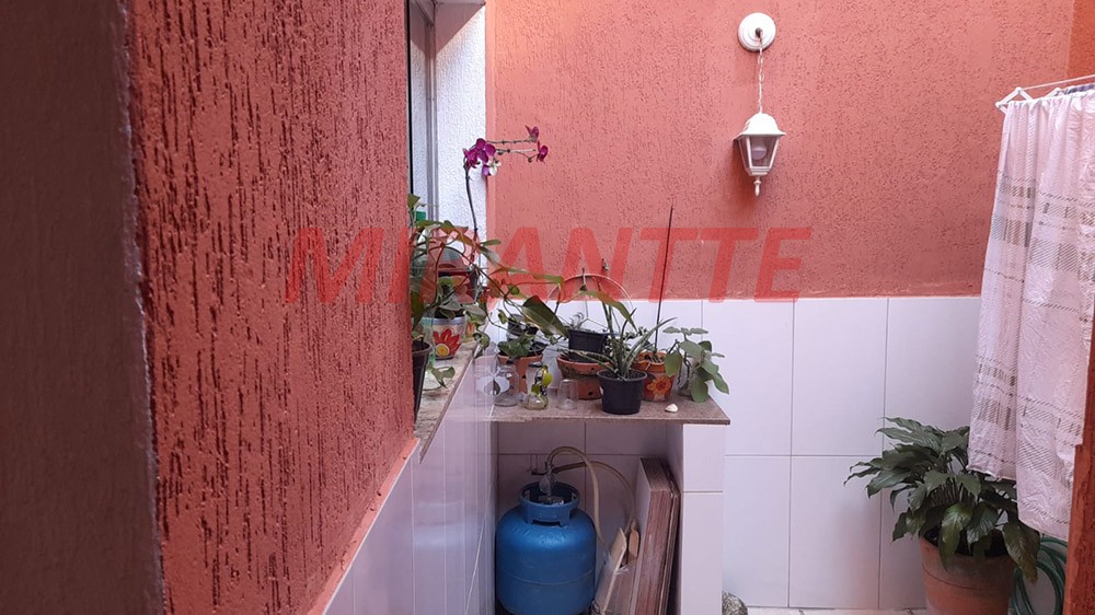 Sobrado de 75m² com 2 quartos em Água Fria