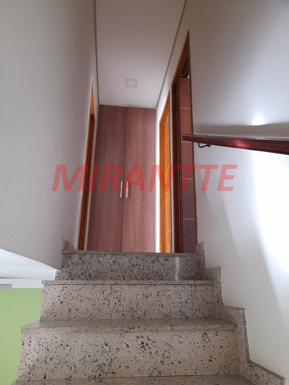 Sobrado de 75m² com 2 quartos em Água Fria