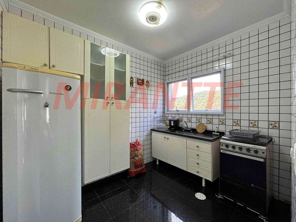 Cond. fechado de 250m² com 5 quartos em Serra da Cantareira