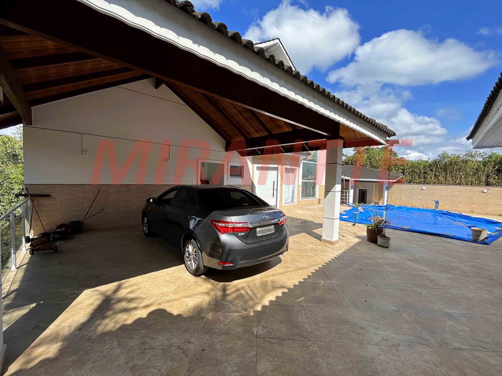 Cond. fechado de 250m² com 5 quartos em Serra da Cantareira