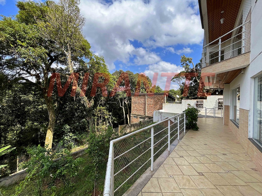 Cond. fechado de 250m² com 5 quartos em Serra da Cantareira
