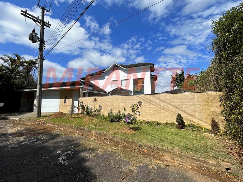 Cond. fechado de 250m² com 5 quartos em Serra da Cantareira