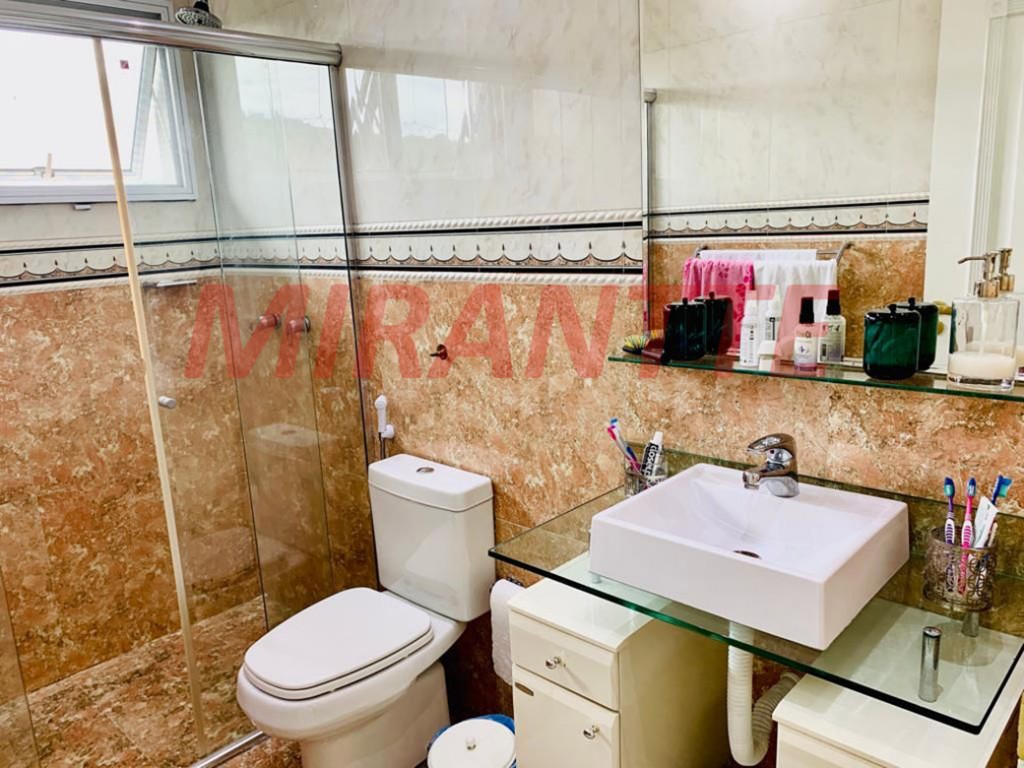 Cond. fechado de 250m² com 5 quartos em Serra da Cantareira