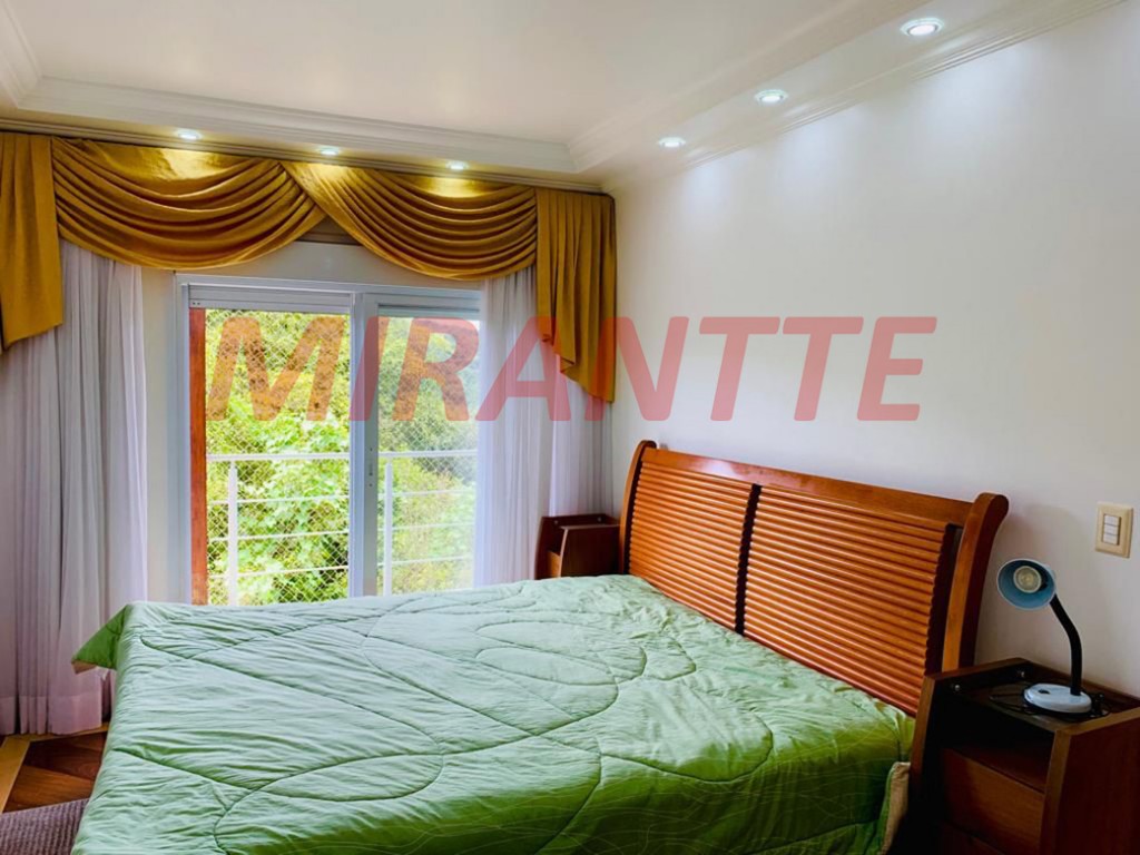 Cond. fechado de 250m² com 5 quartos em Serra da Cantareira
