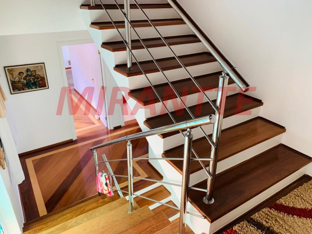 Cond. fechado de 250m² com 5 quartos em Serra da Cantareira