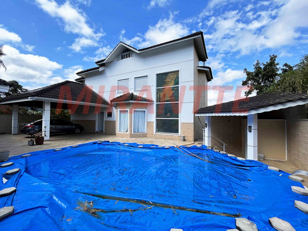 Cond. fechado de 250m² com 5 quartos em Serra da Cantareira