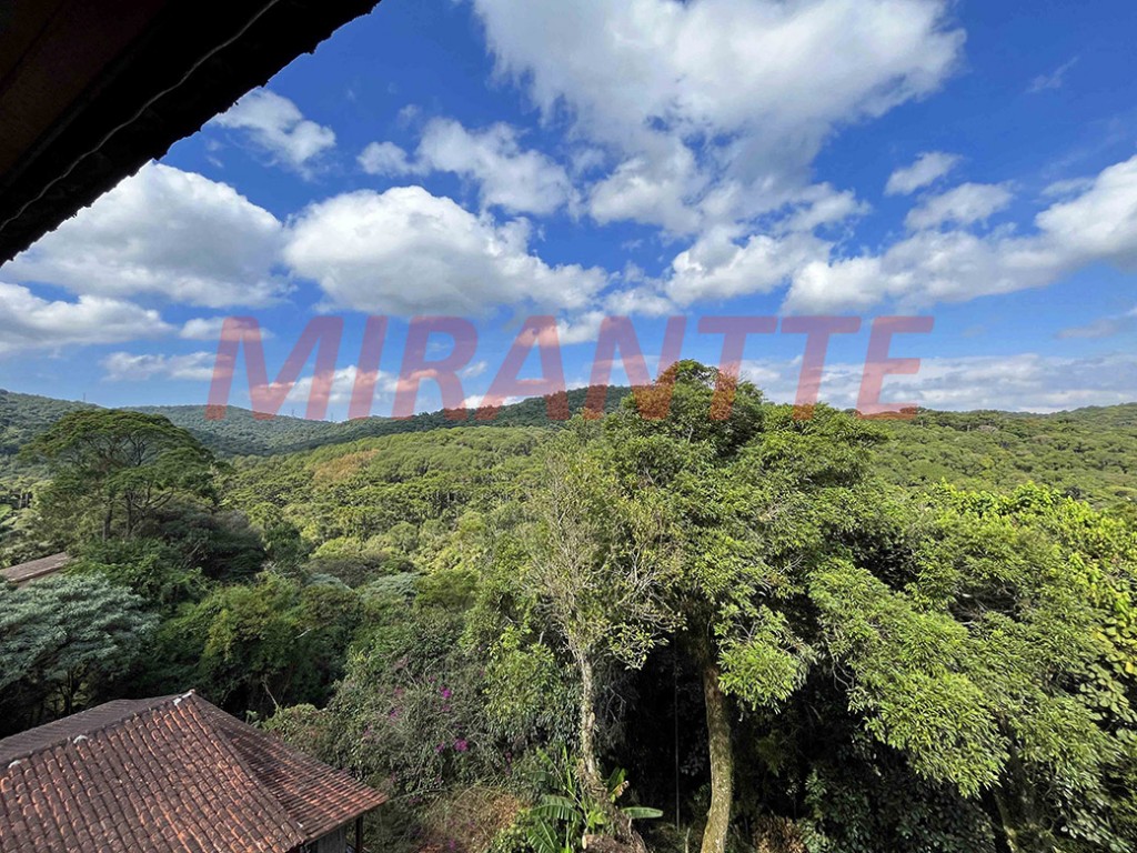 Cond. fechado de 250m² com 5 quartos em Serra da Cantareira