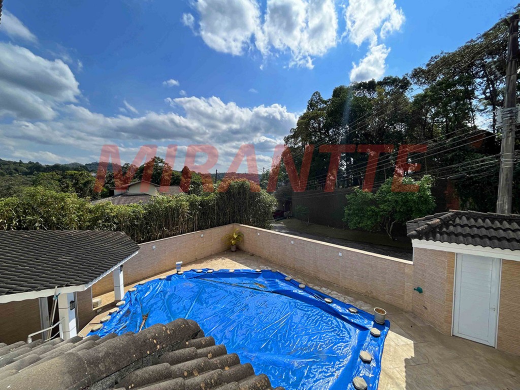 Cond. fechado de 250m² com 5 quartos em Serra da Cantareira