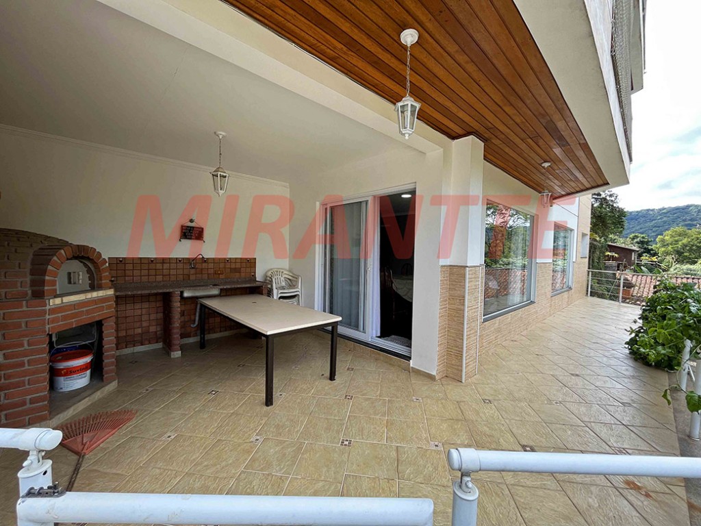 Cond. fechado de 250m² com 5 quartos em Serra da Cantareira