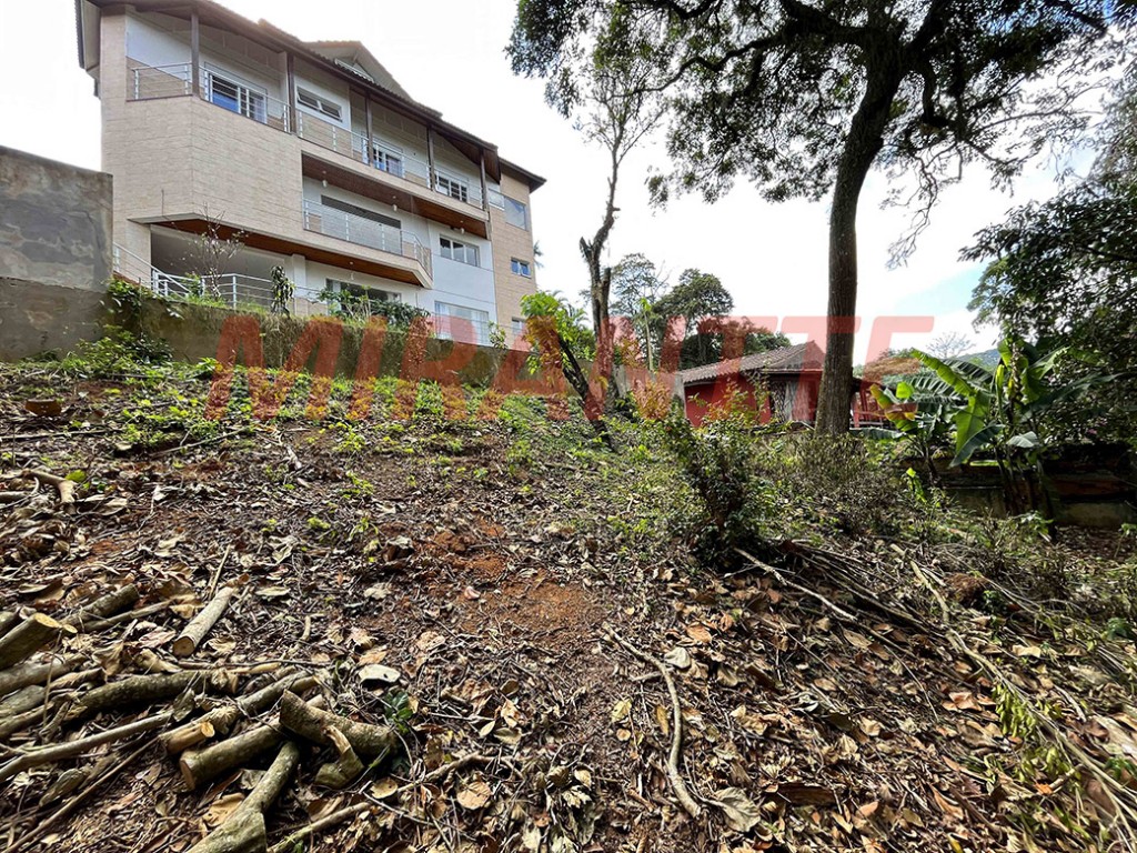 Cond. fechado de 250m² com 5 quartos em Serra da Cantareira