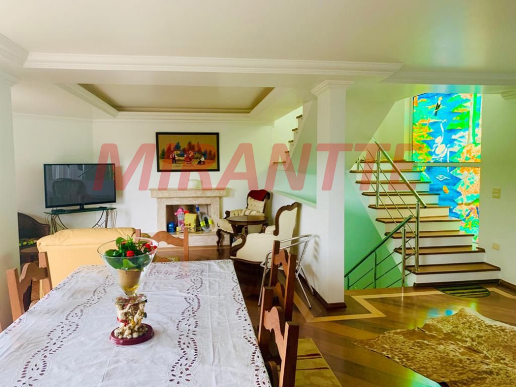 Cond. fechado de 250m² com 5 quartos em Serra da Cantareira