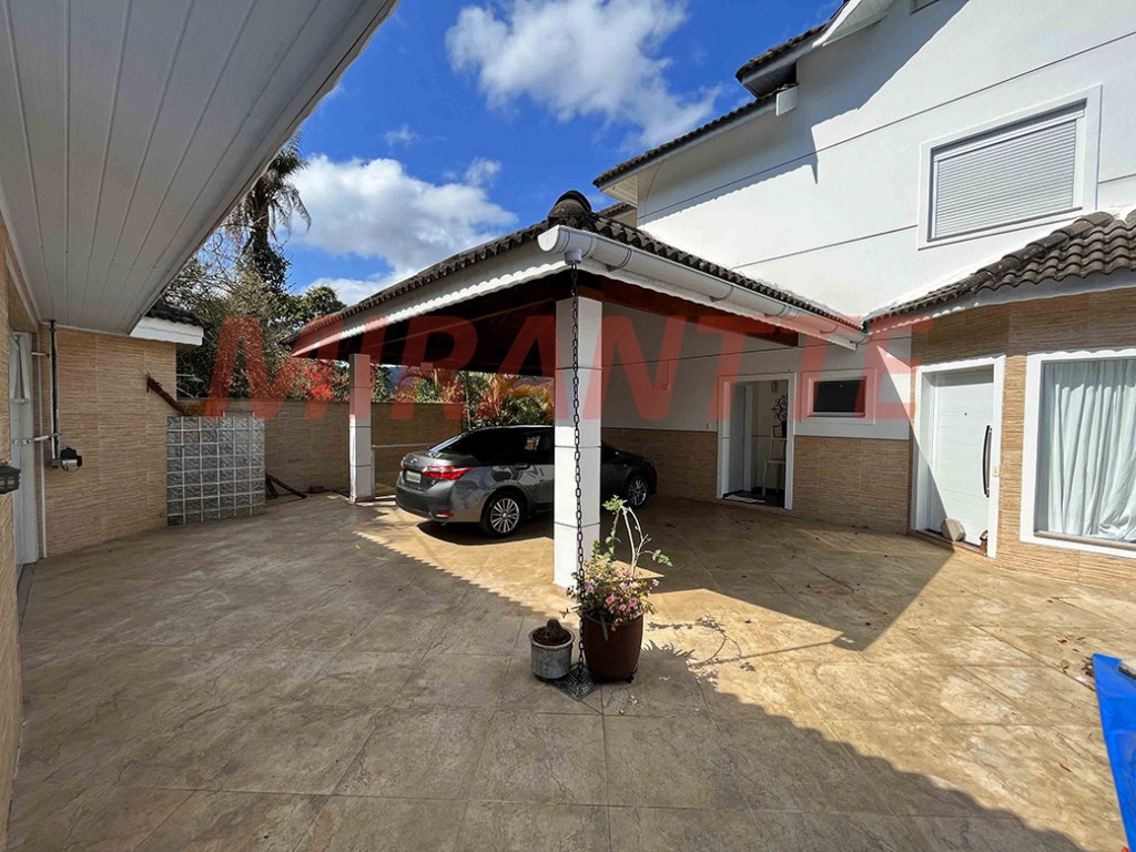 Cond. fechado de 250m² com 5 quartos em Serra da Cantareira
