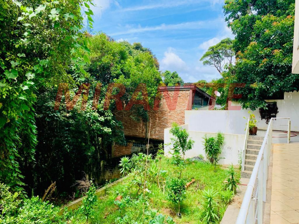 Cond. fechado de 250m² com 5 quartos em Serra da Cantareira