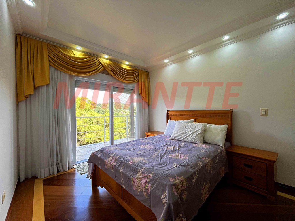 Cond. fechado de 250m² com 5 quartos em Serra da Cantareira