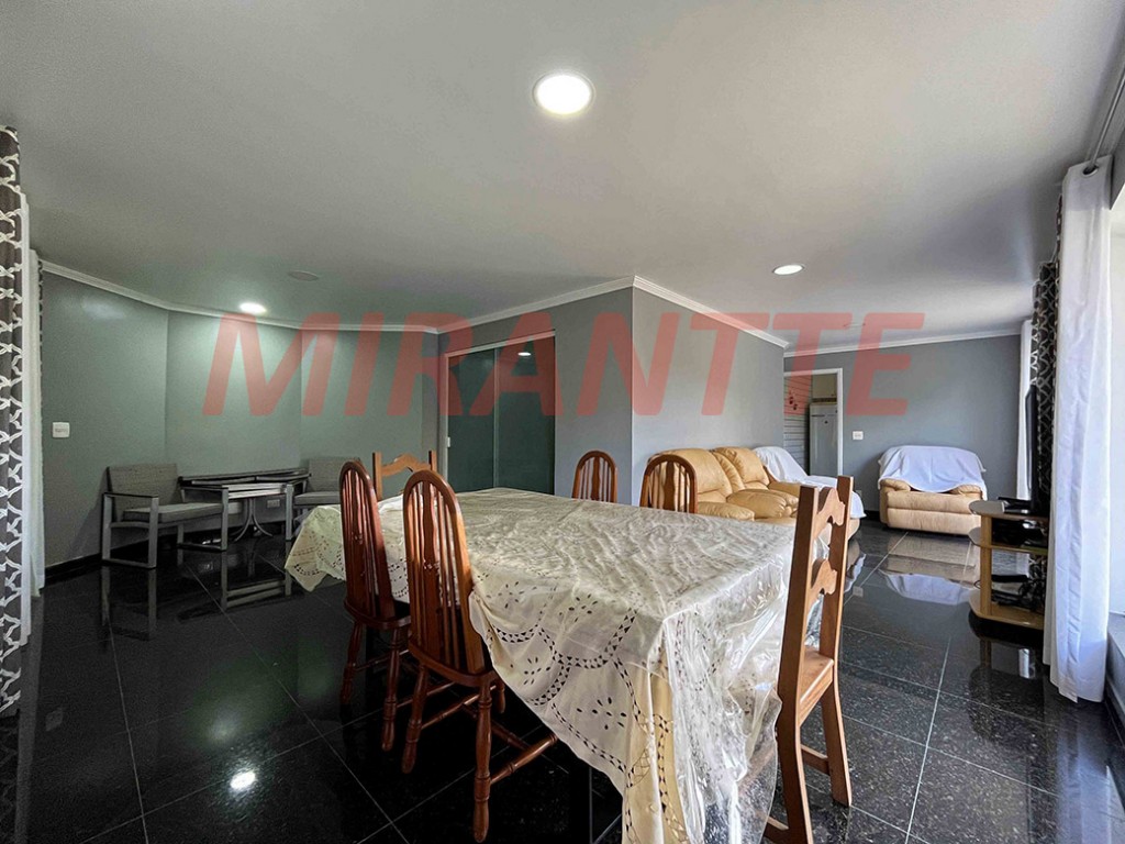 Cond. fechado de 250m² com 5 quartos em Serra da Cantareira