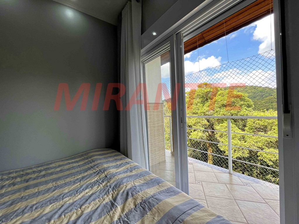 Cond. fechado de 250m² com 5 quartos em Serra da Cantareira